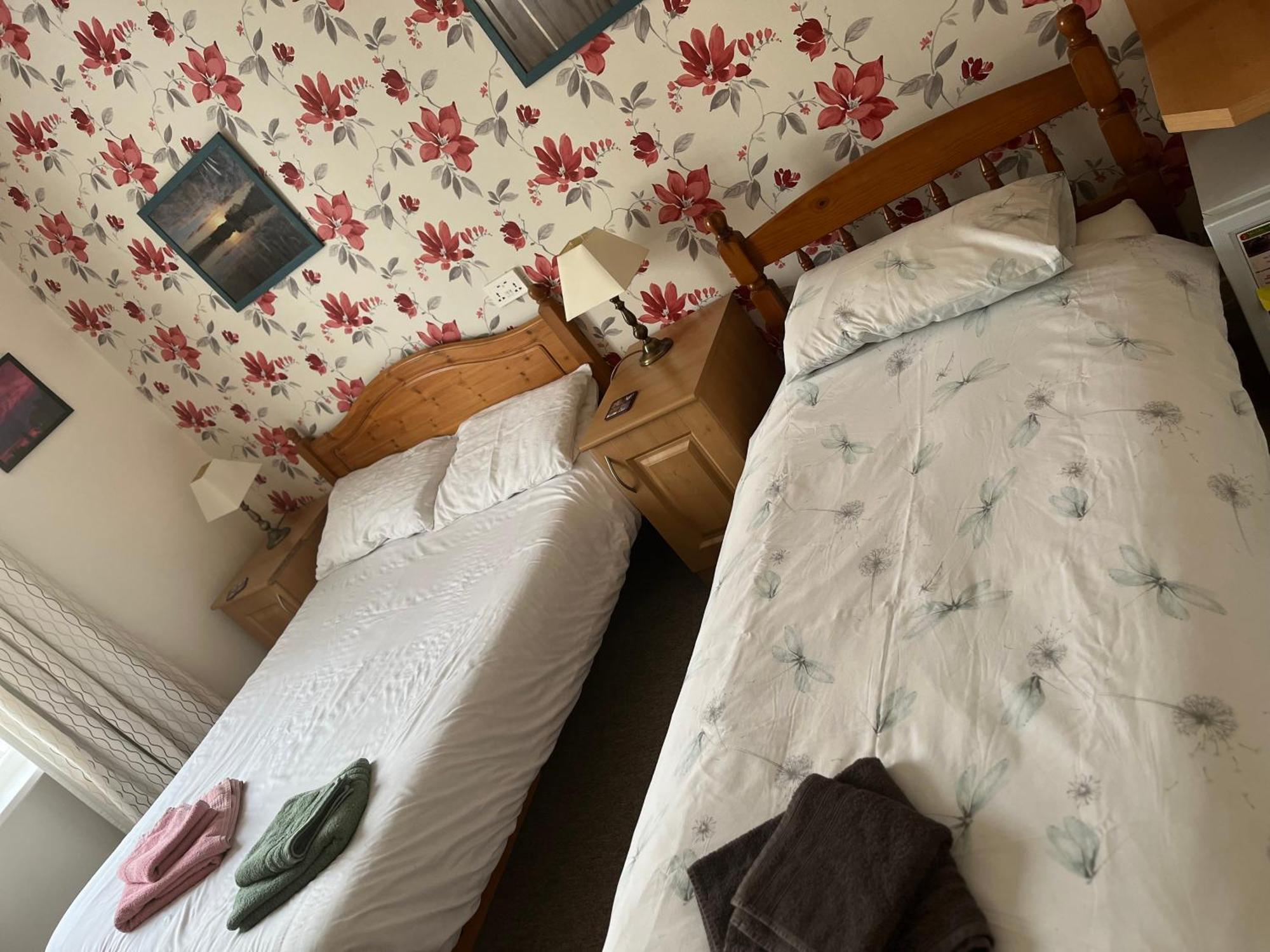 Webb'S Of Glomel Bed & Breakfast Bagian luar foto